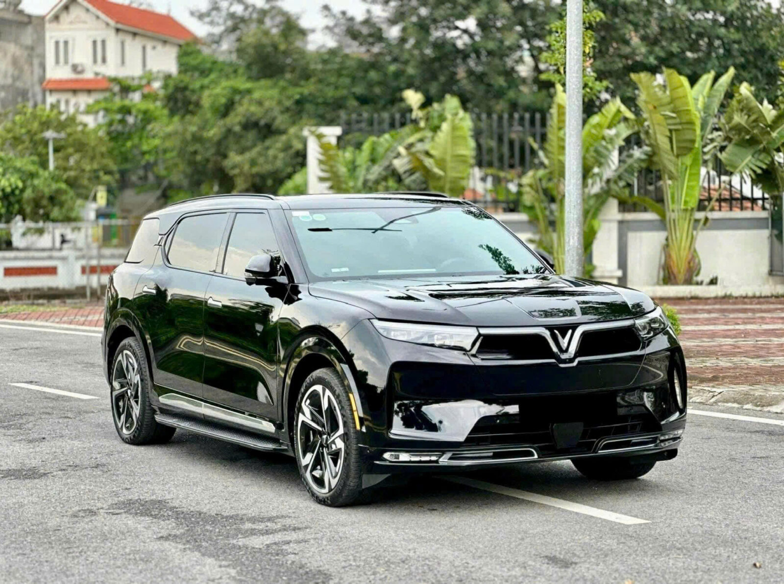 z6412837689566 a553621a5848d3836e024877251d8587 VinFast VF9