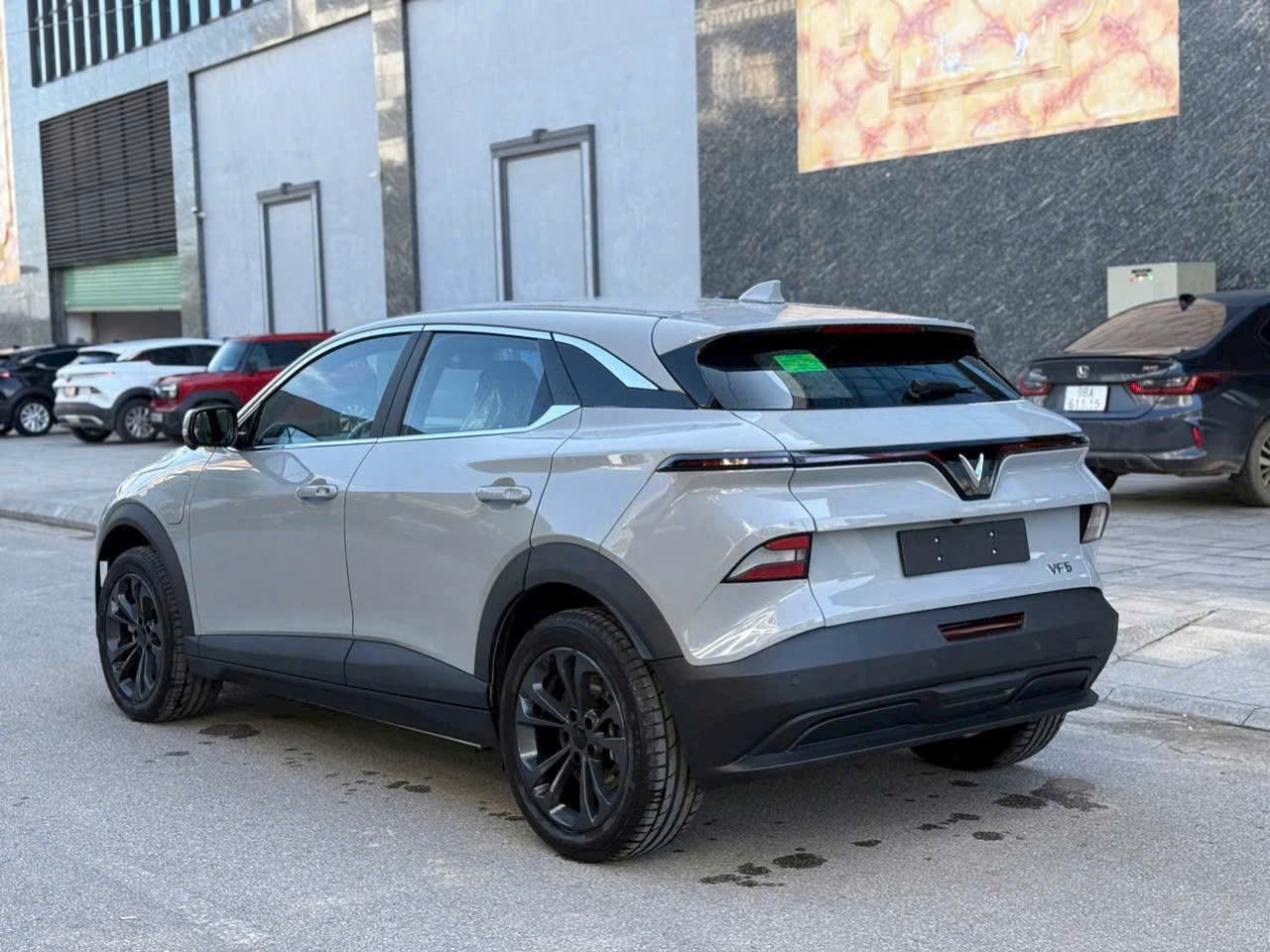 z7631012985341 f9b74675bea69809679569f9a5b70c83 VinFast VF6 Plus