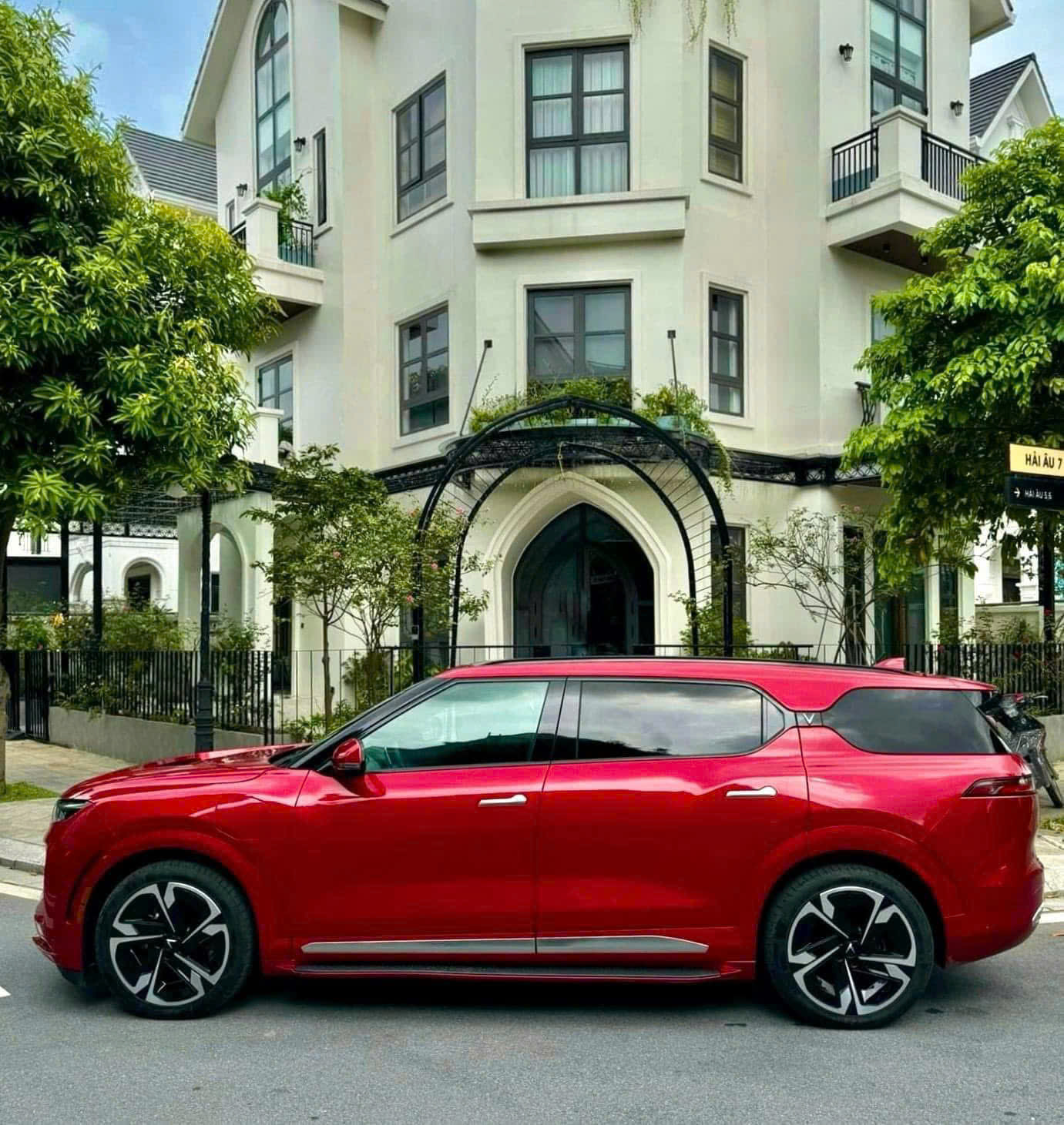 VinFast VF9 23 VinFast VF9 z6412837689570 0116d5257e9c77f4982b3d80c1952f5b VinFast VF9